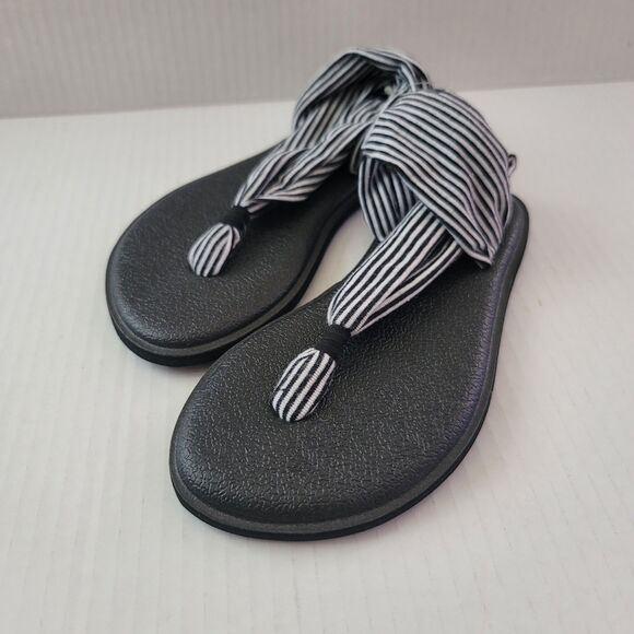 Sanuk Other - New Sanuk 'Lil Yoga Sling' Sandals Black/White Striped Girls SZ 11-12 Flip-Flops
